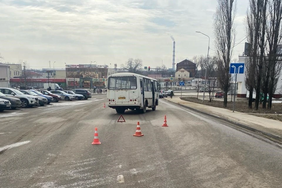 Водитель автобуса ПАЗ сбил 44-летнюю женщину на улице Ушинского в Липецке