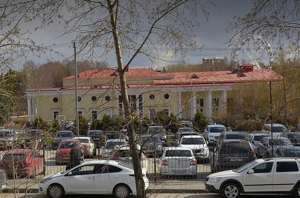 За здание клуба просят 200 миллионов рублей. Фото: сервис Яндекс.Карты