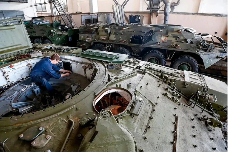 AP: из-за мобилизации на Украине не хватает работников оборонных предприятий