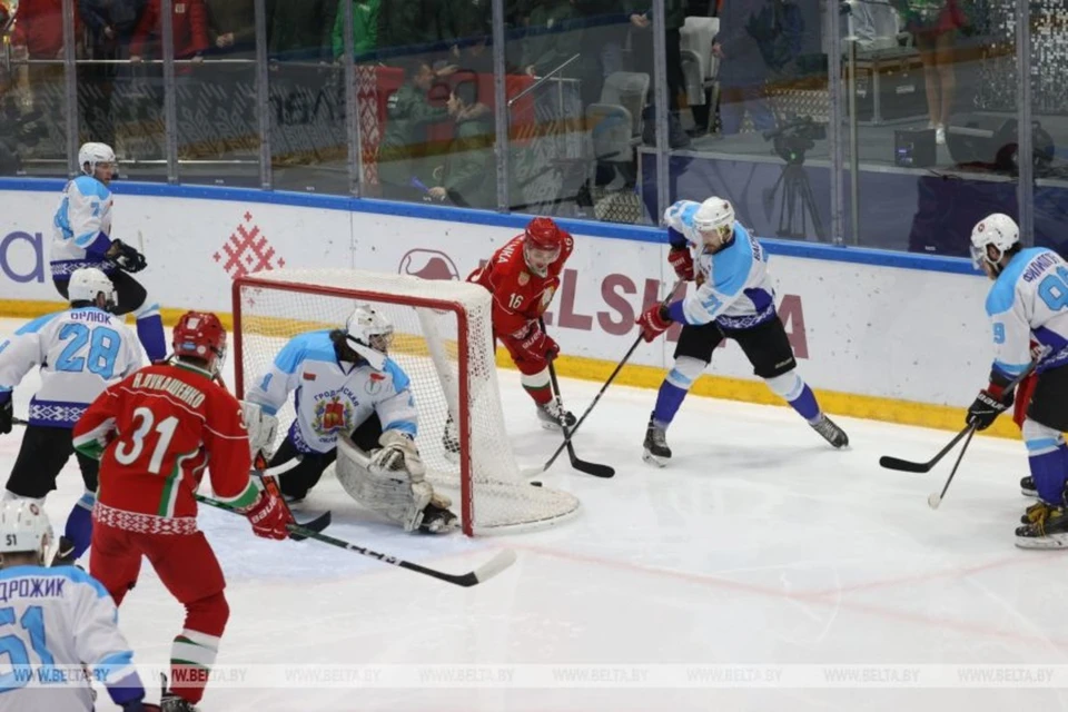 Команда Лукашенко обыграла сборную Гродненской области и вышла в финал Республиканской хоккейной лиги. Фото: БелТА