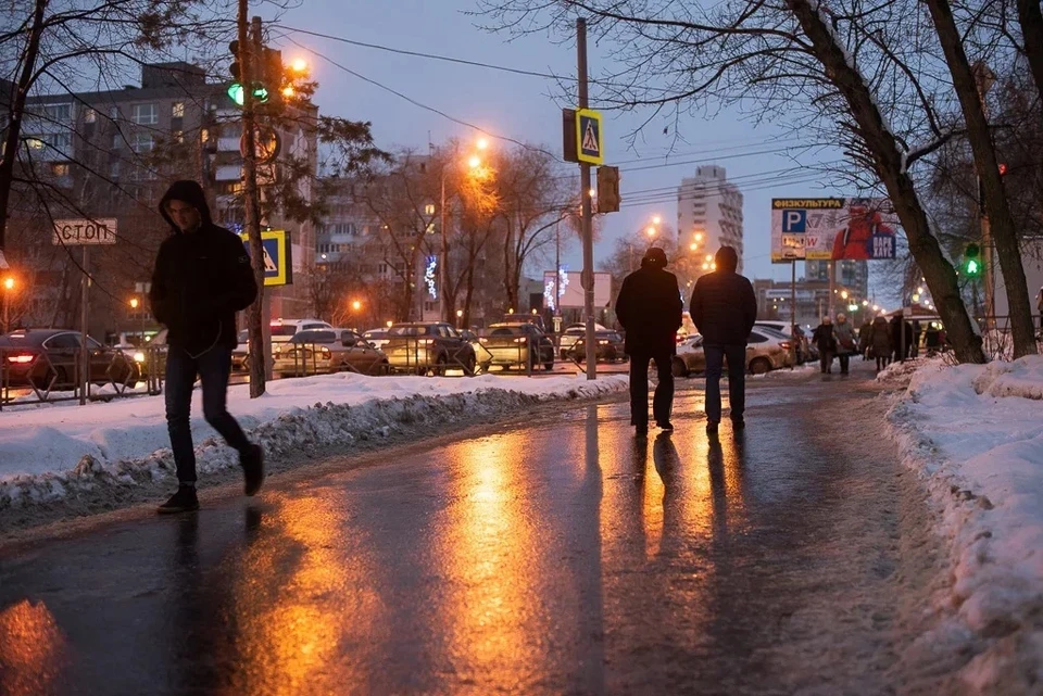 На дорогах образуется гололед