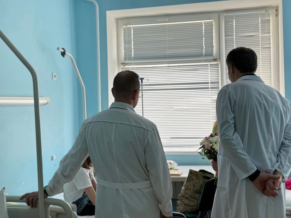 Вячеслав Гладков навестил пациентов в детской областной больнице.
