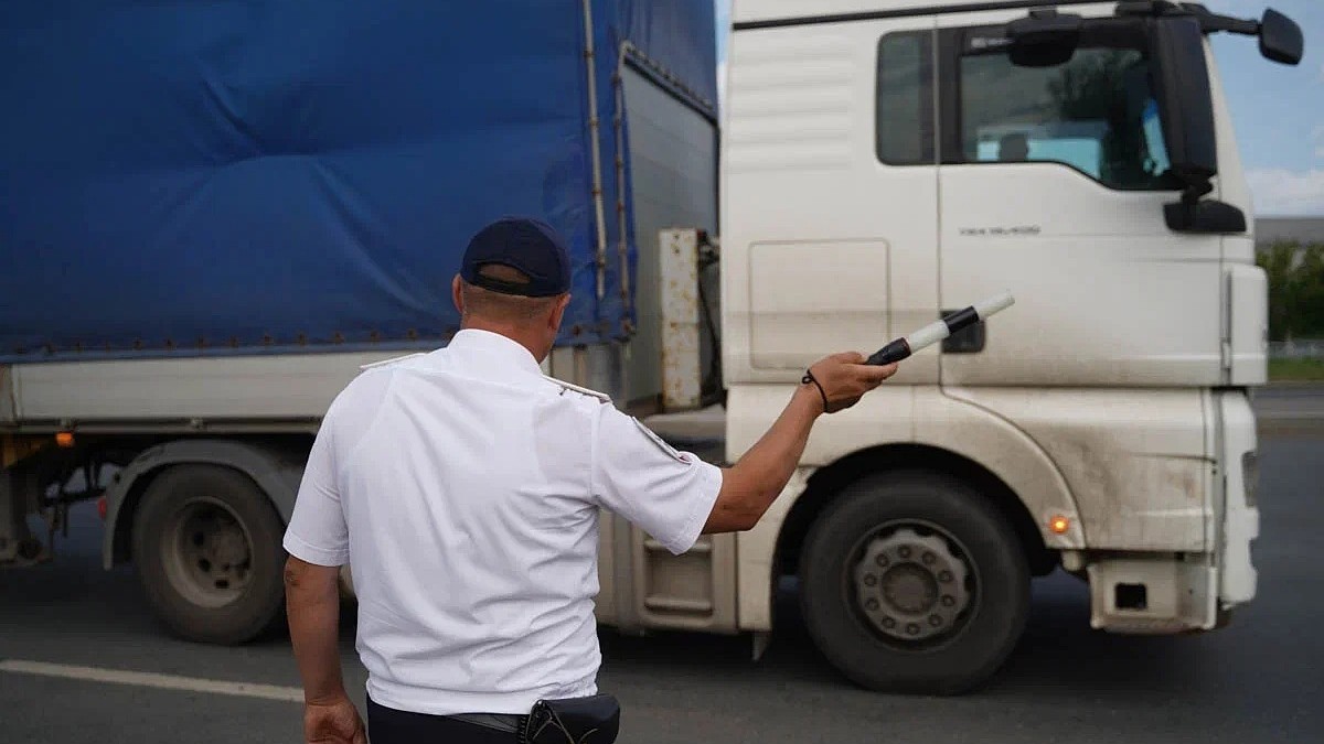 В Самарской области временно ведут ограничения для грузовых автомобилей -  KP.RU