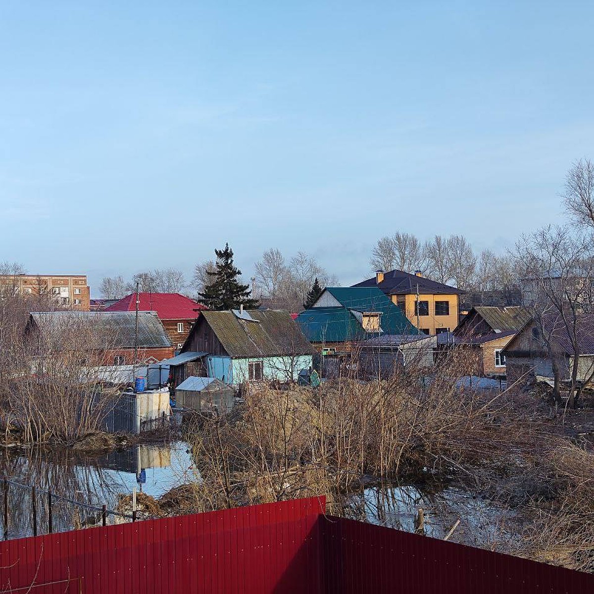 Омичи из деревень и поселков массово жалуются на затопления из-за паводка -  KP.RU