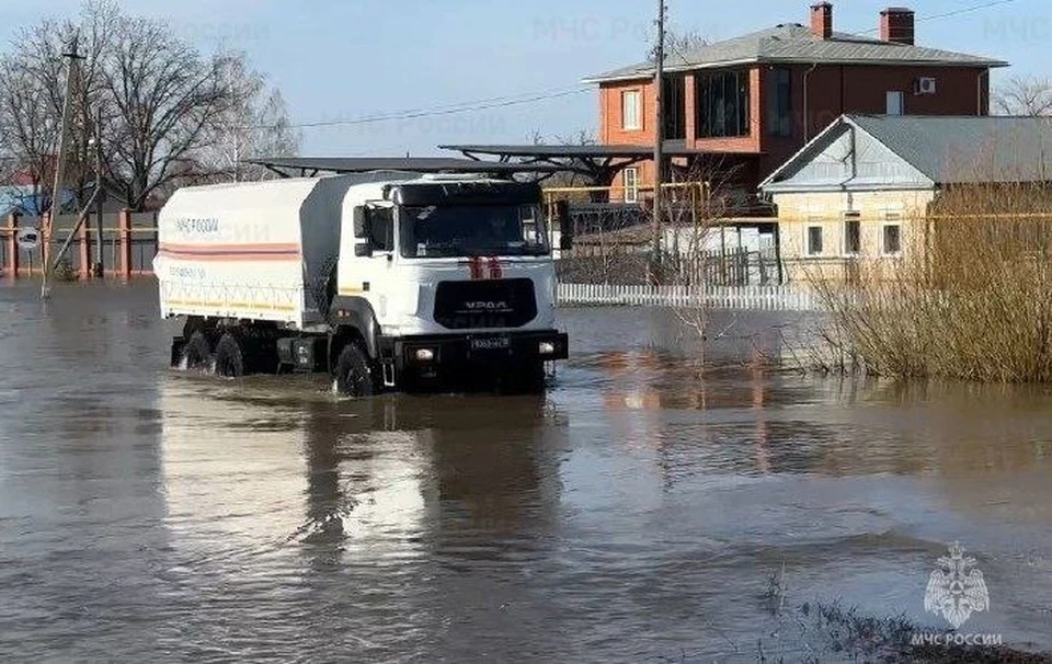 На месте работает оперативная группа.