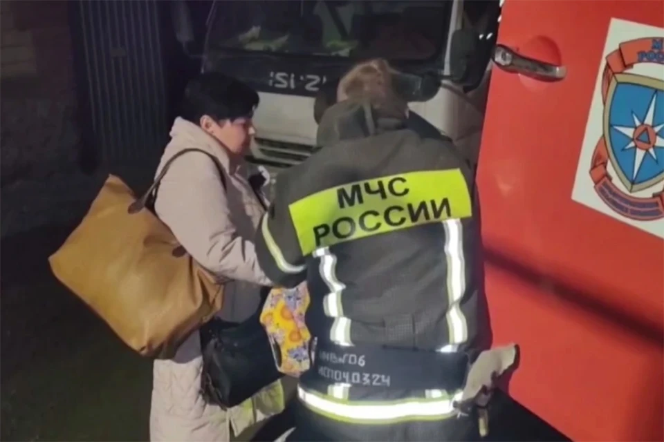 Правительство Оренбургской области заявило об отсутствии пострадавших в результате прорыва дамбы в Орске. Фото: МЧС.