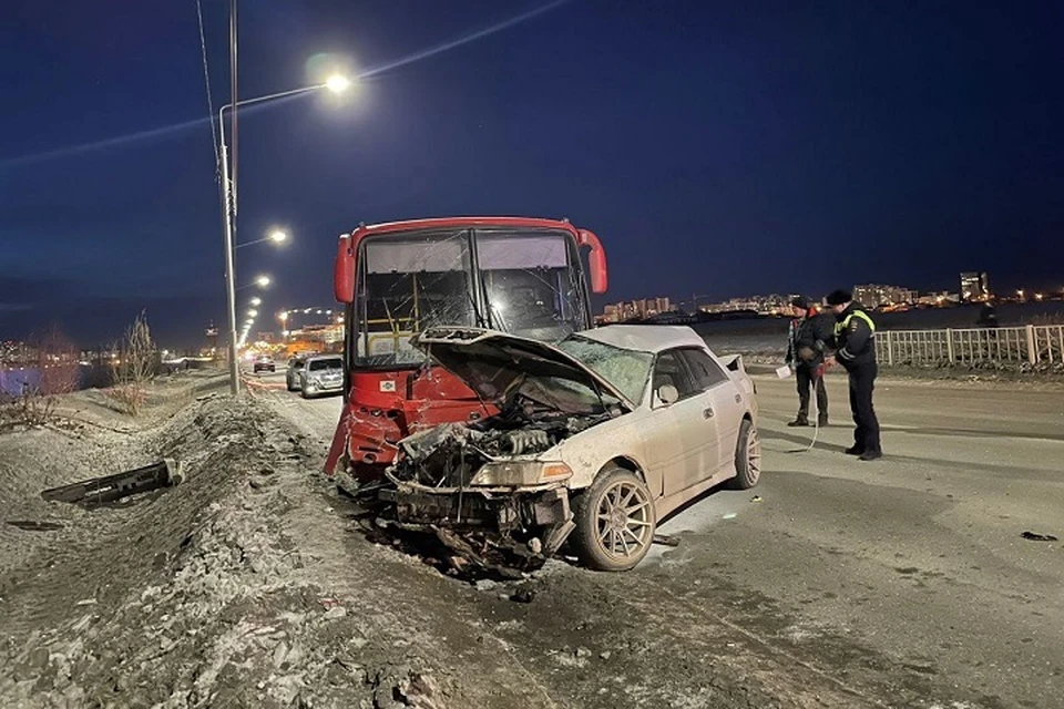 В ДТП погибла 18-летняя водитель легковушки. Фото: УМВД по Республике Саха (Якутия)