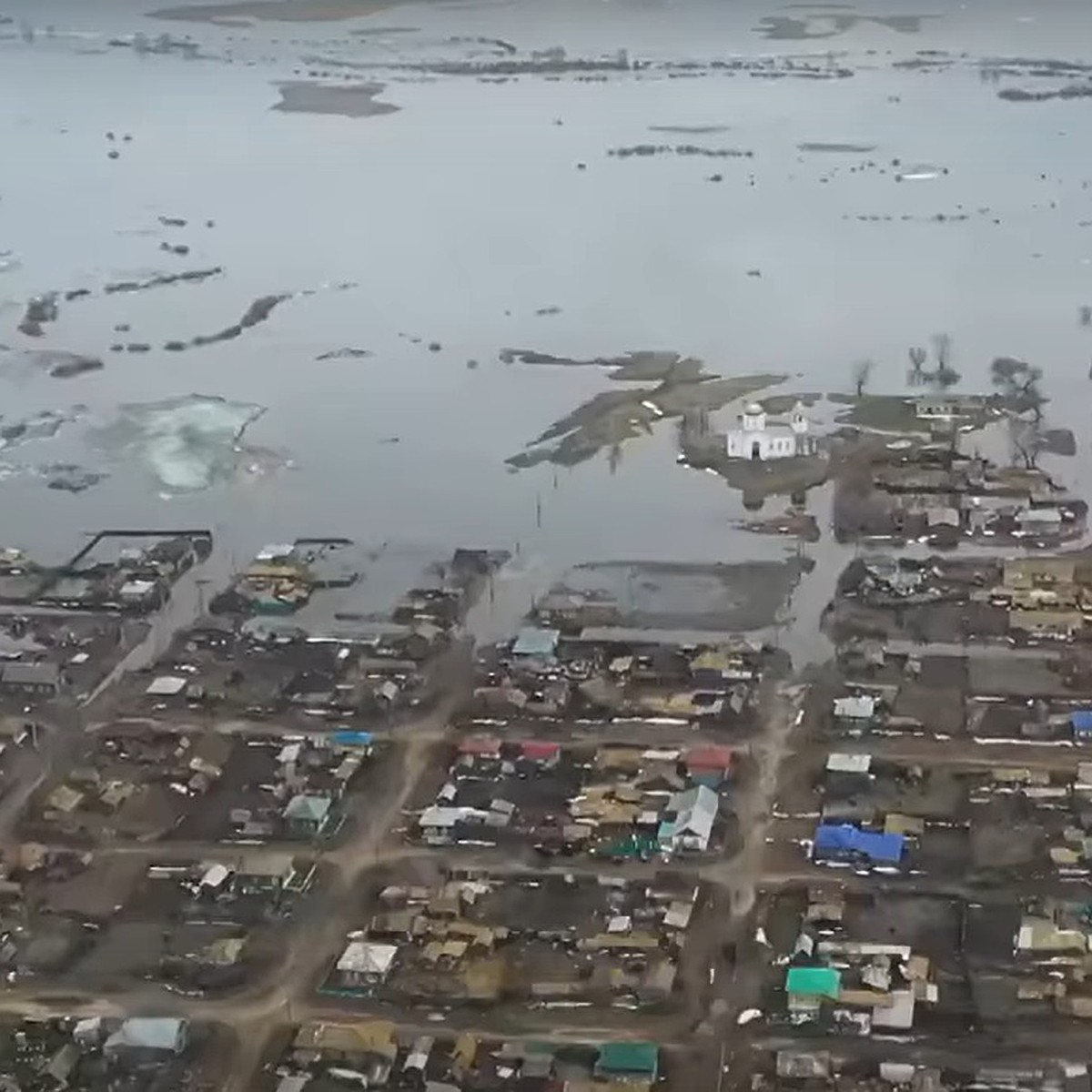 Паводок в Кургане в 2024 году: прогнозы, уровень воды в Тоболе, какие  районы может затопить, последние новости о наводнении - KP.RU