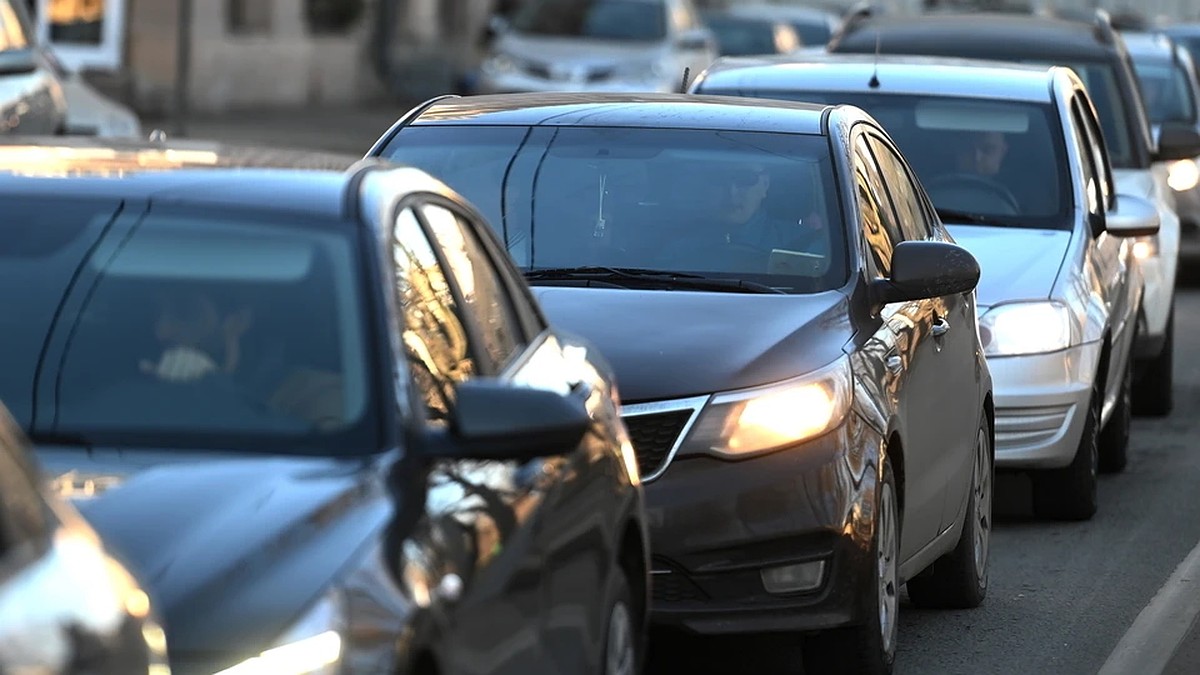 ГИБДД: В Москве приостановлена регистрация авто из-за сбоя в программе -  KP.RU