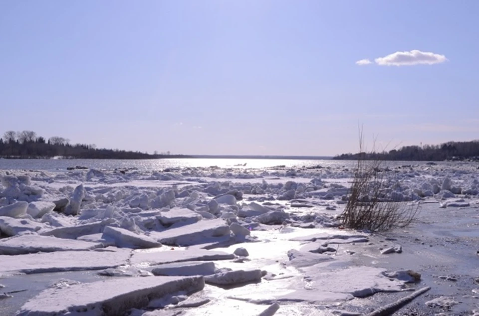 Большая вода загоняет людей на крыши: в Кузбассе уровень реки поднялся на 90 сантиметров выше критических отметок