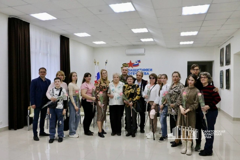 Бойцы 94-го саратовского полка впервые вышли на видеосвязь с близкими (фото: облдума)