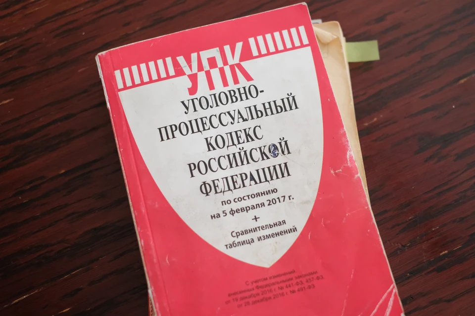 Главе СКР доложат о мужчине, прикурившем от Вечного огня в сквере Победы в Киришах.