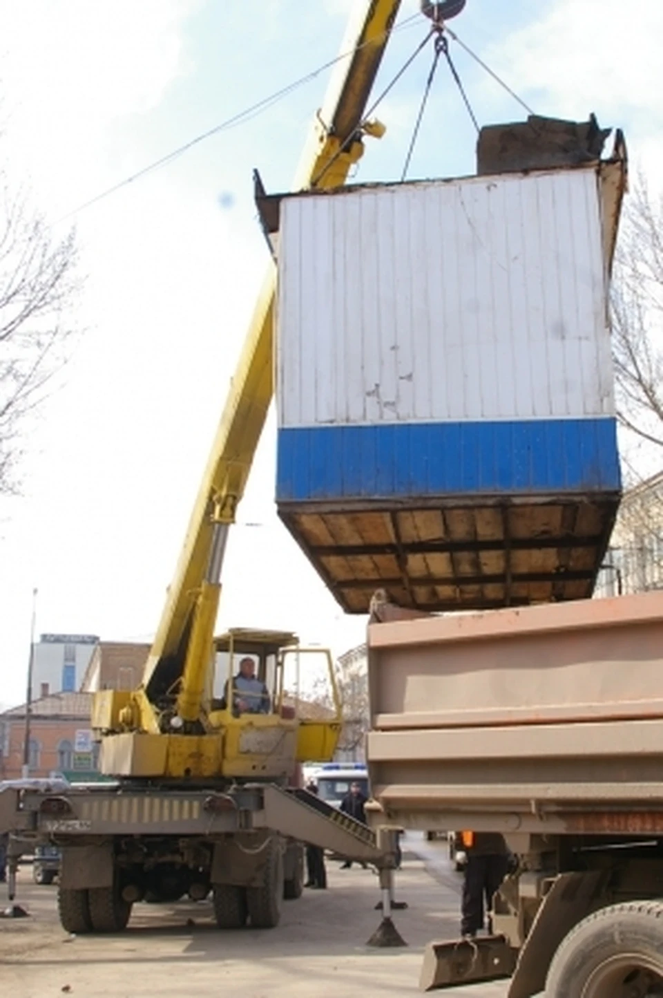 Незаконные ларьки снесут на проспекте Гагарина и Багратиона в Смоленске