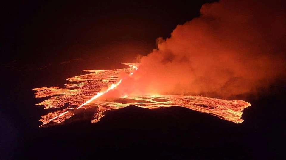 Более 800 человек в Индонезии эвакуировали из-за проснувшегося вулкана