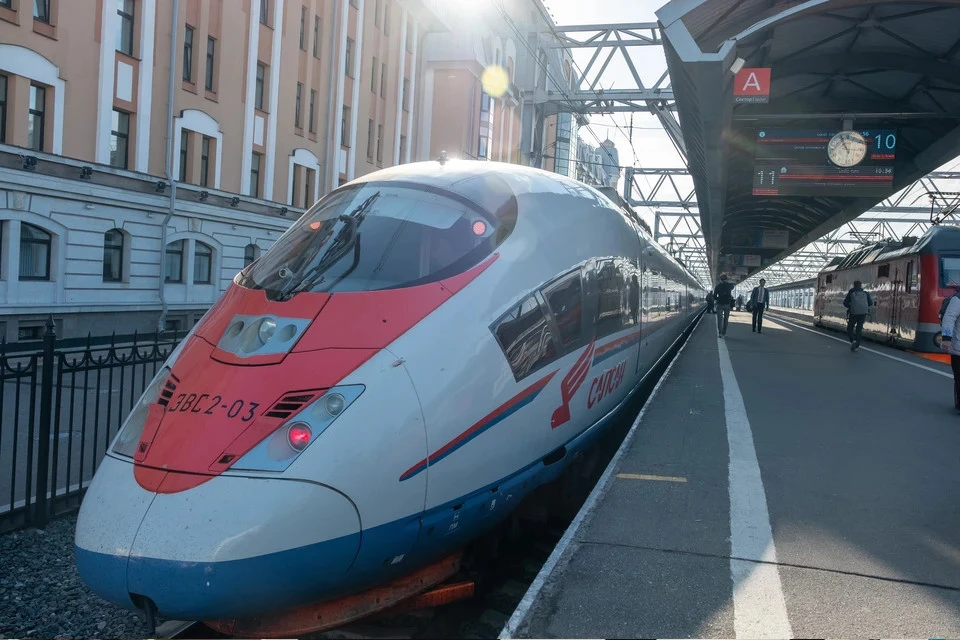 Сапсан количество поездов. Сапсан москва петербург остановки. сапсан крюково санкт-петербург. сапсан фото. новый поезд вместо сапсана.