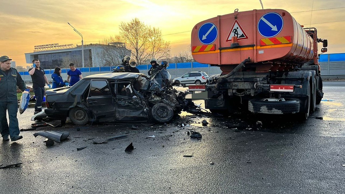 Появилось видео с места смертельного ДТП в Уфе, в котором погибли пять  человек - KP.RU