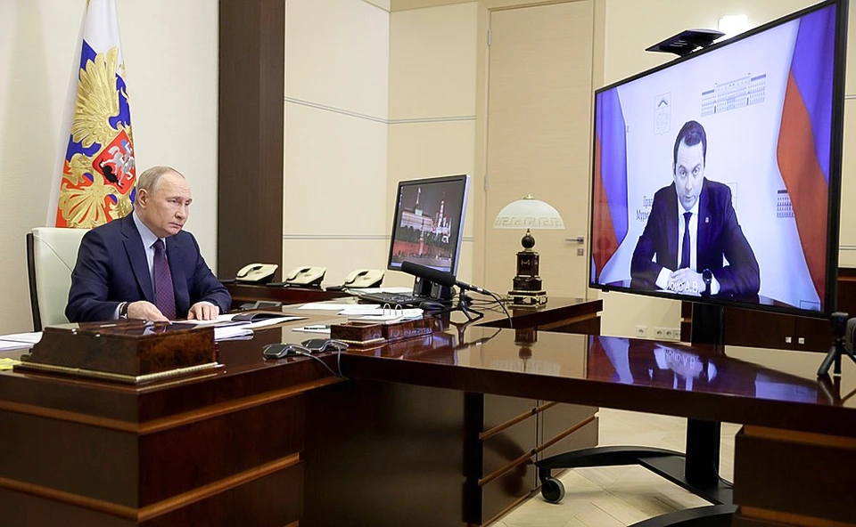 18 апреля по видеосвязи прошла рабочая встреча президента Владимира Путина и губернатора Мурманской области Андрея Чибиса. Фото: Правительство Мурманской области