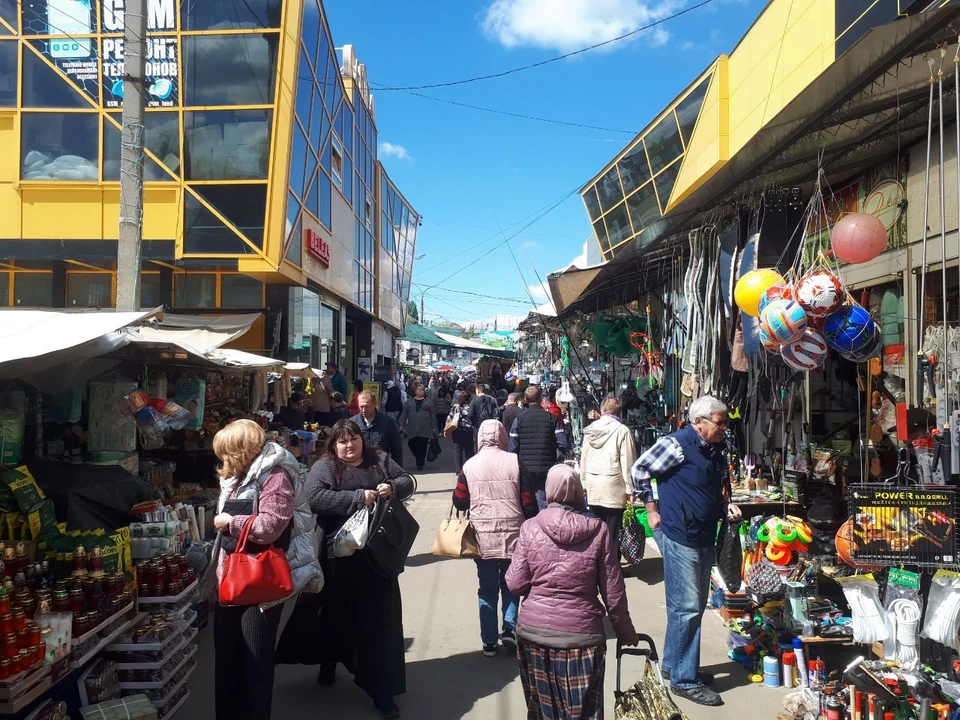 Покупатель на Центральном рынке Кишинева переменчив, как весенняя молдавская погода.
