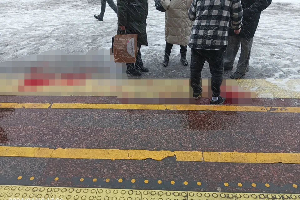Пьяный петербуржец разбил голову в ссоре у метро «Проспект Просвещения». Фото: Мегаполис