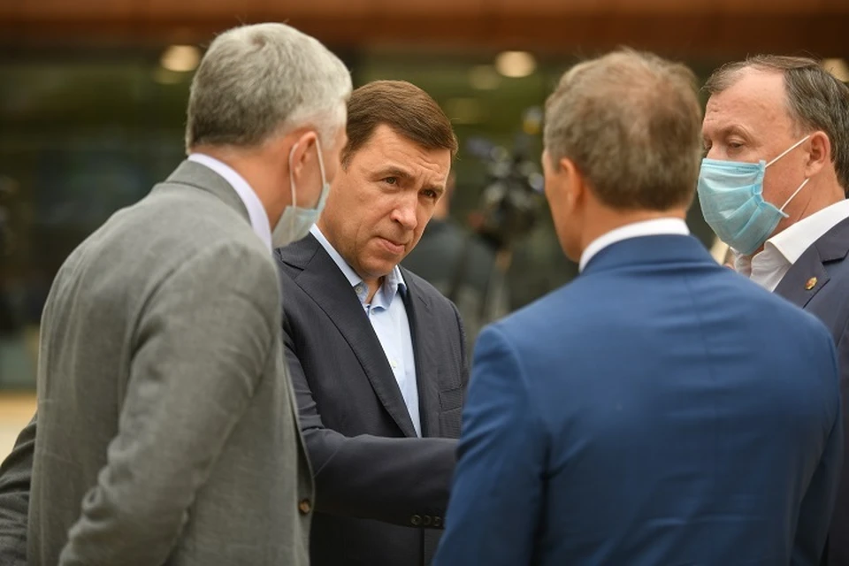 Евгений Куйвашев поблагодарил жителей за вклад и развитие области