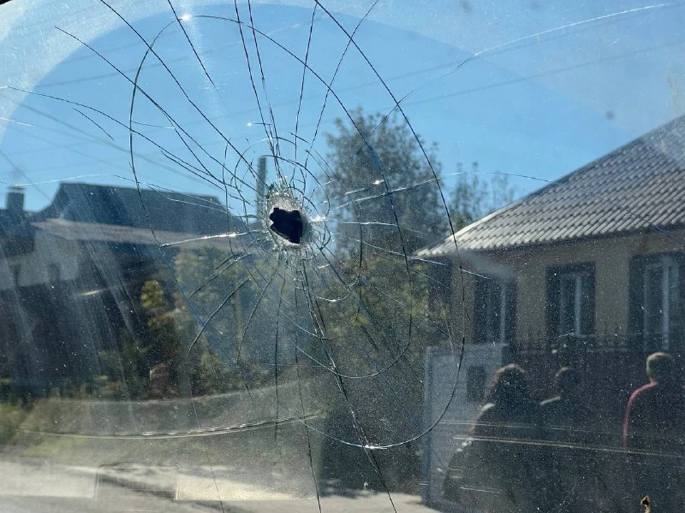 После очередных обстрелов ВСУ в Белгородской области повреждены дома и квартиры.