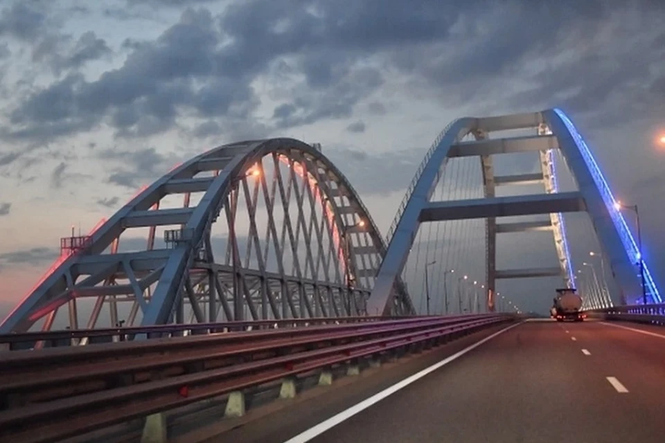 Крымский мост.