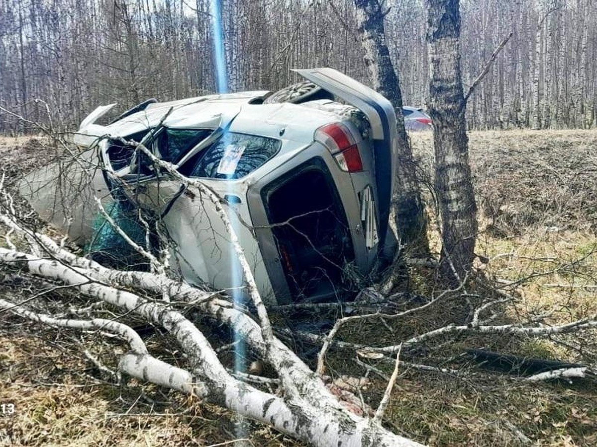 На трассе в Хакасии перевернулся автомобиль с пятью пассажирами - KP.RU