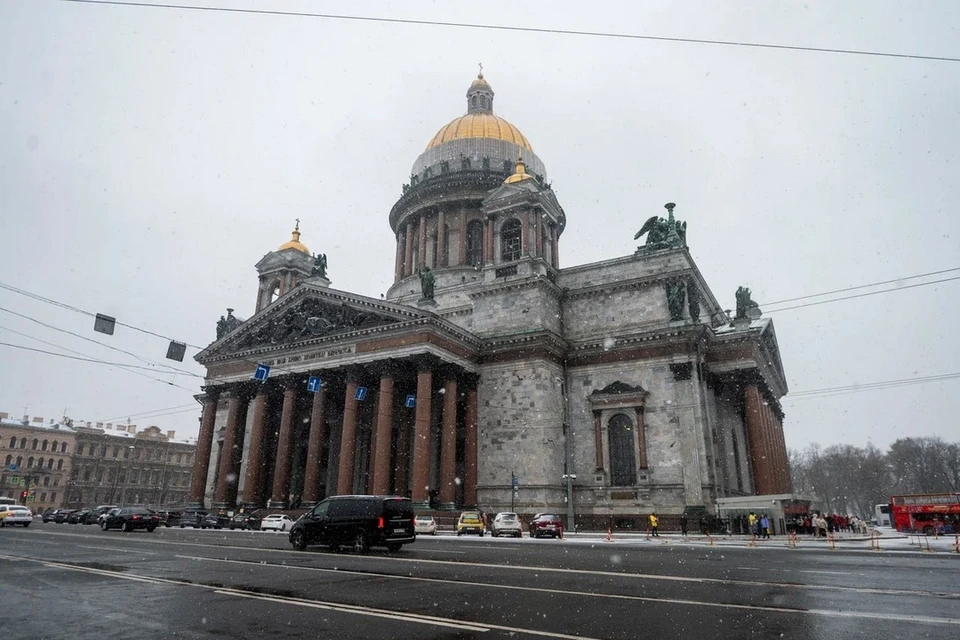 Снег пройдет в Петербурге вечером 23 апреля.