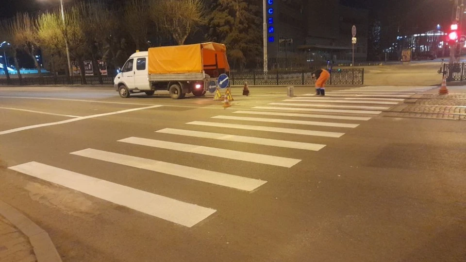 К 23 апреля нанесено уже более 36 тысяч квадратных метров разметки. Фото: пресс-служба администрации Екатеринбурга