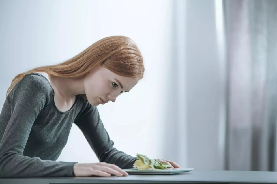 Подросток соблюдает жесткую диету. Фото:iStock.com / KatarzynaBialasiewicz