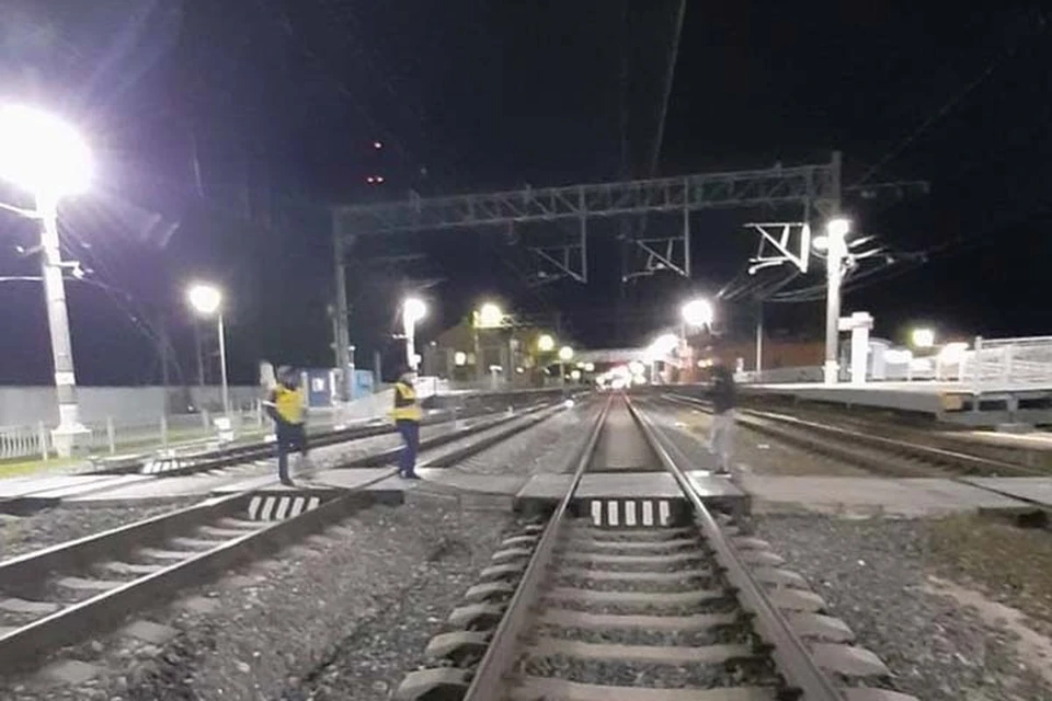 По факту гибели двух человек на железнодорожных путях возбуждено уголовное дело Фото: Западное МСУ на транспорте СК России
