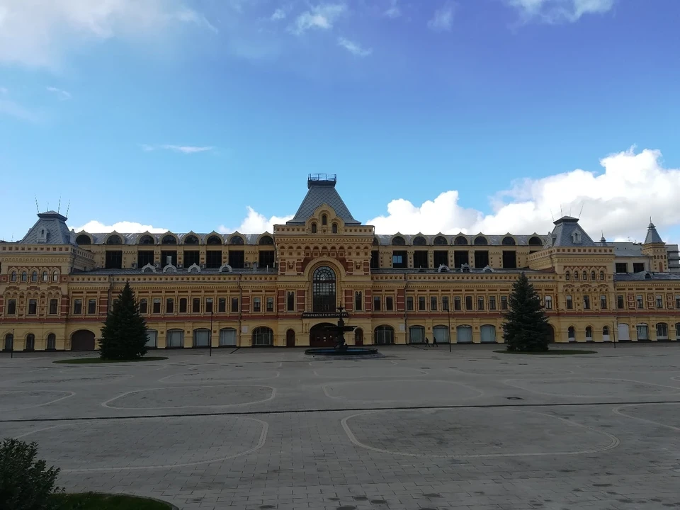 Крыша торгово-складского корпуса Нижегородской ярмарки частично рухнула