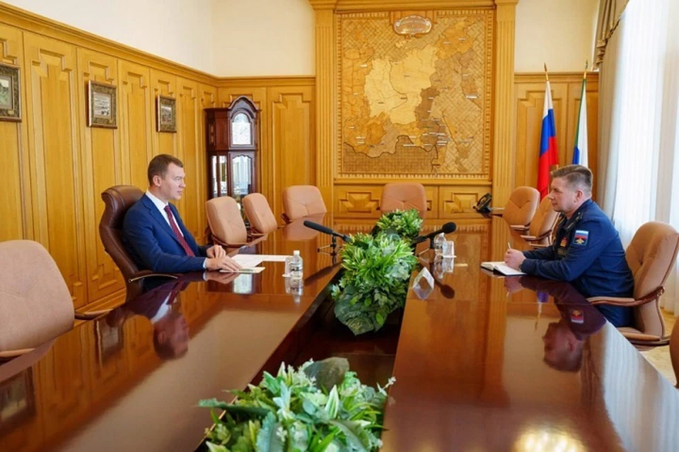 Михаил Дегтярев обсудил с командующим 11-й армией вопросы взаимодействия