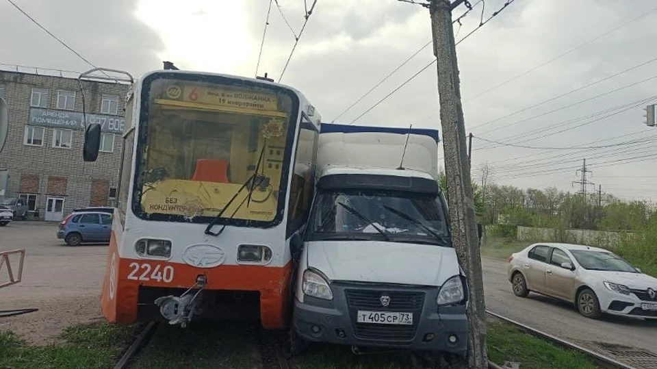 В Ульяновске из-за ДТП на Московском шоссе дважды закрывали движение трамваев | ФОТО: телеграм-канал Трамвай | Троллейбус | Ульяновск