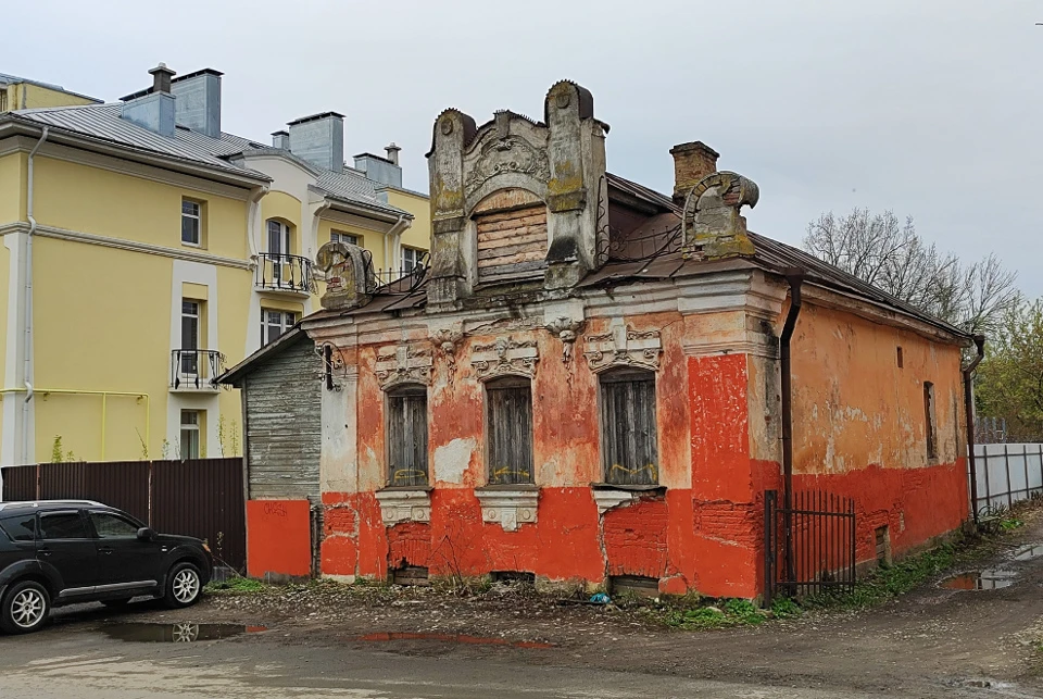 Этот дом построен еще во времена Российской империи.