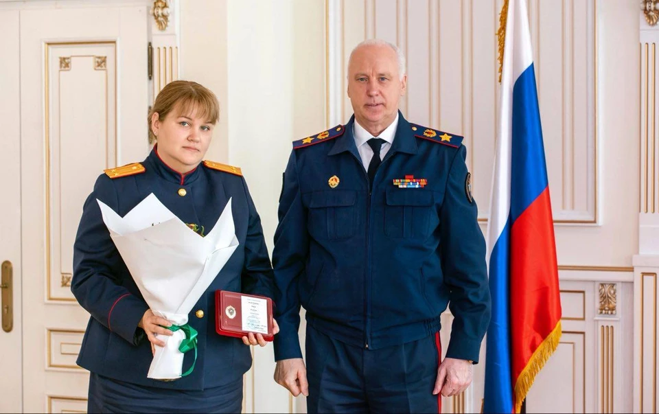 Бастрыкин вручил ведомственную награду сотруднице белгородского Следкома.