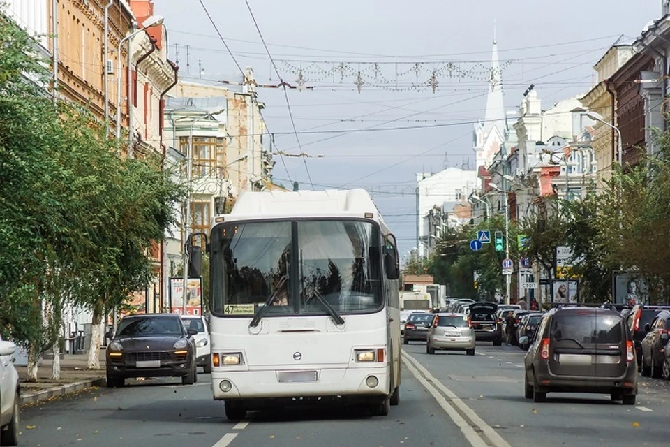 Несколько автобусов, трамваев и троллейбусов изменят трассы следования в Самаре на майские праздники 2024