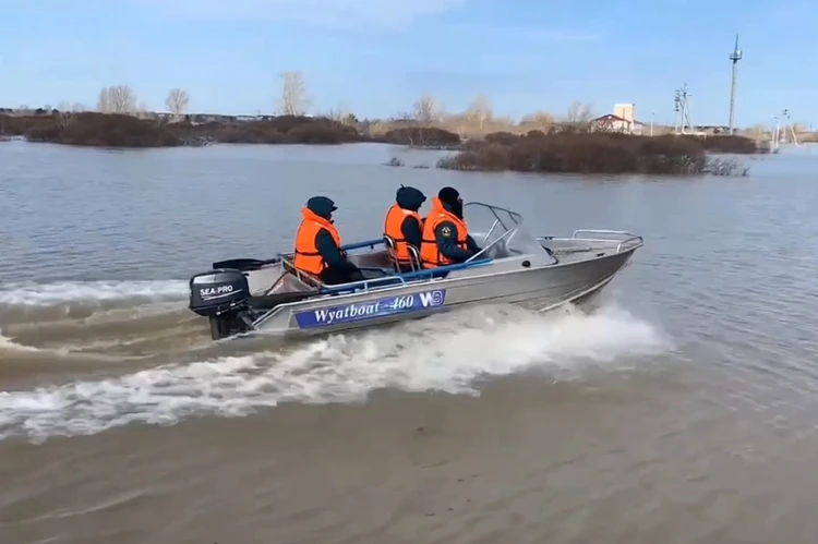 МЧС России успешно продолжает борьбу с паводками