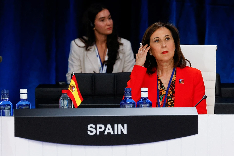 Министр Испании Маргарита Роблес заявила, что Мадрид поставит Украине ракеты ЗРК Patriot, бронеавтомобили и танки Leopard.