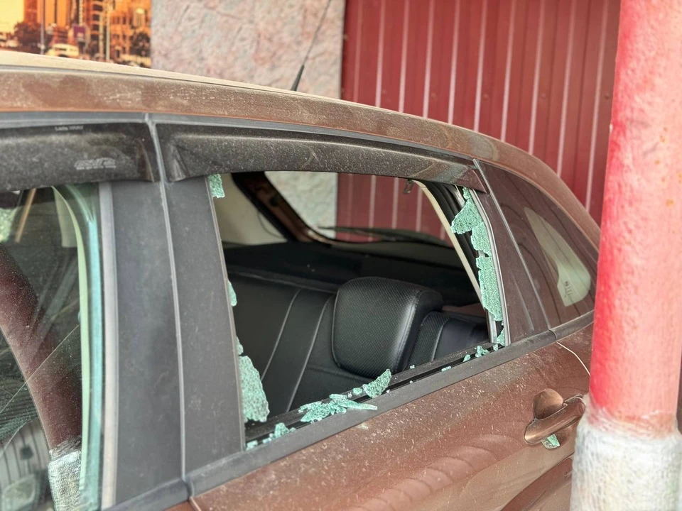 Два автомобиля повреждены при атаке дронов ВСУ в Белгородском районе.