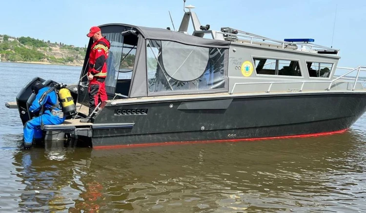 Юрин Юрин опроверг использование чиновниками спасательного катера для рыбалки