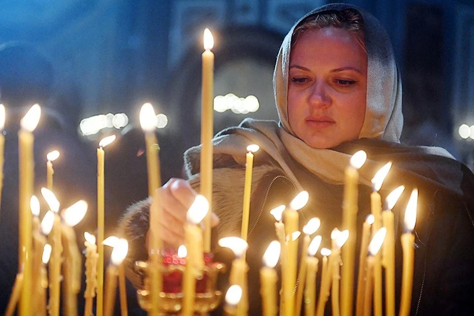 Отправляясь на праздничную службу, одевайтесь по погоде.