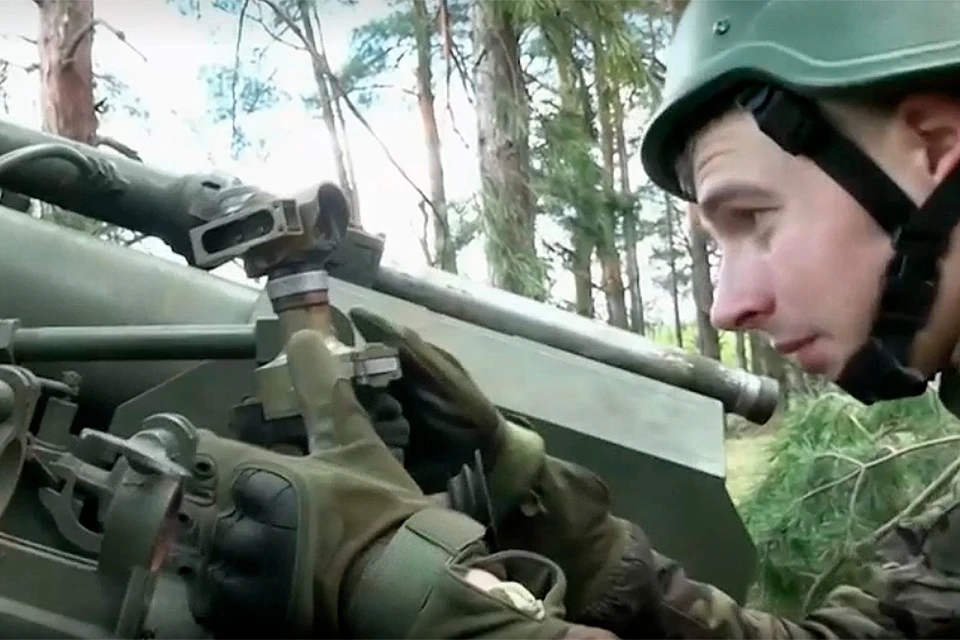 МО РФ показало кадры боевой работы артиллеристов ВДВ на Херсонском направлении