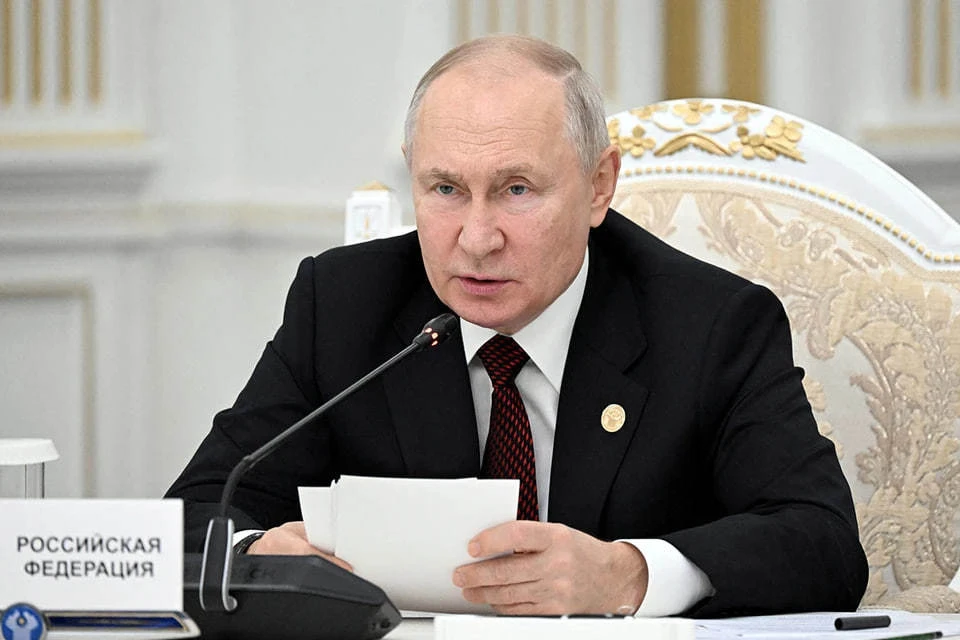 Владимир Путин, вступая на пост президента, принес присягу России