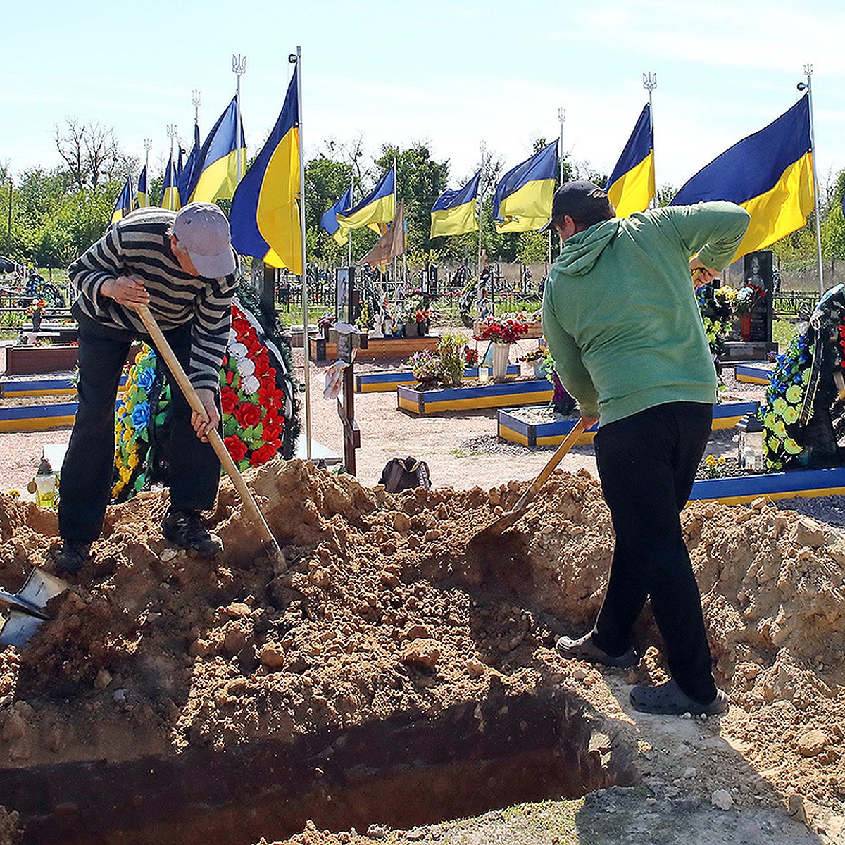 Над Украиной нависла угроза страшнее поражения: Страна вымирает, кадры  опустевших сел ужасают - KP.RU