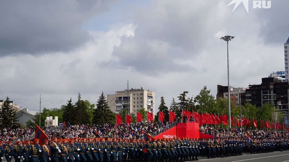 В Самаре на площади Куйбышева прошел парад Победы - KP.RU