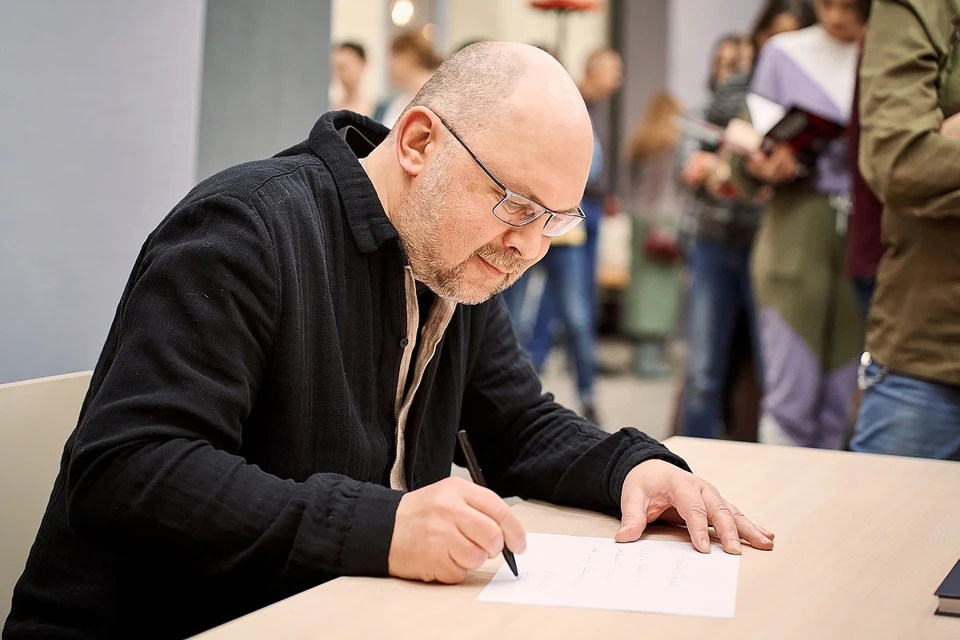 Вход на автограф-сессию с писателем будет бесплатным. Фото: страница ВК Юлия Зайцева.