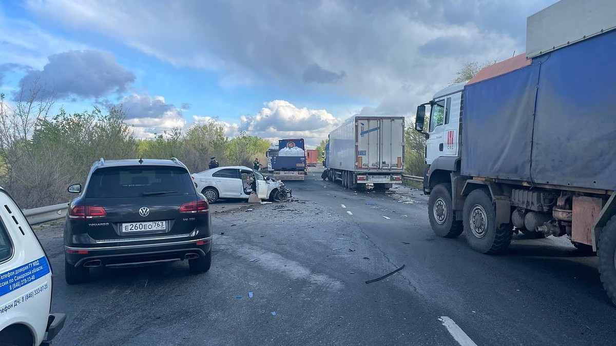 Прокуратура начала проверку из-за ДТП с тремя погибшими на трассе под  Самарой - KP.RU