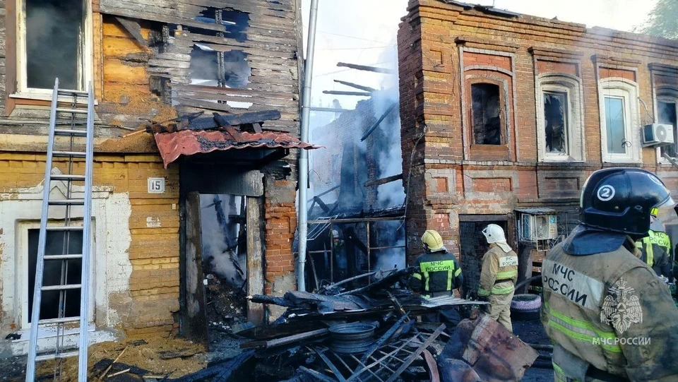 При пожаре в старом городе пострадали пожилые мужчина и женщина