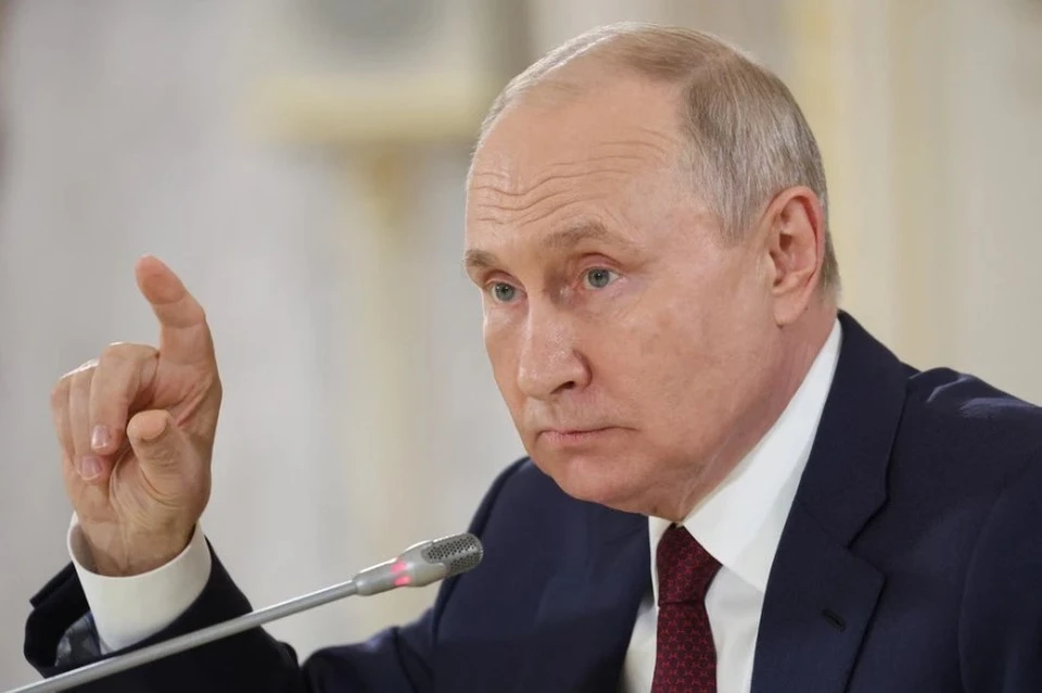 Путин поздравил жителей ДНР и ЛНР с 10-летием образования республик